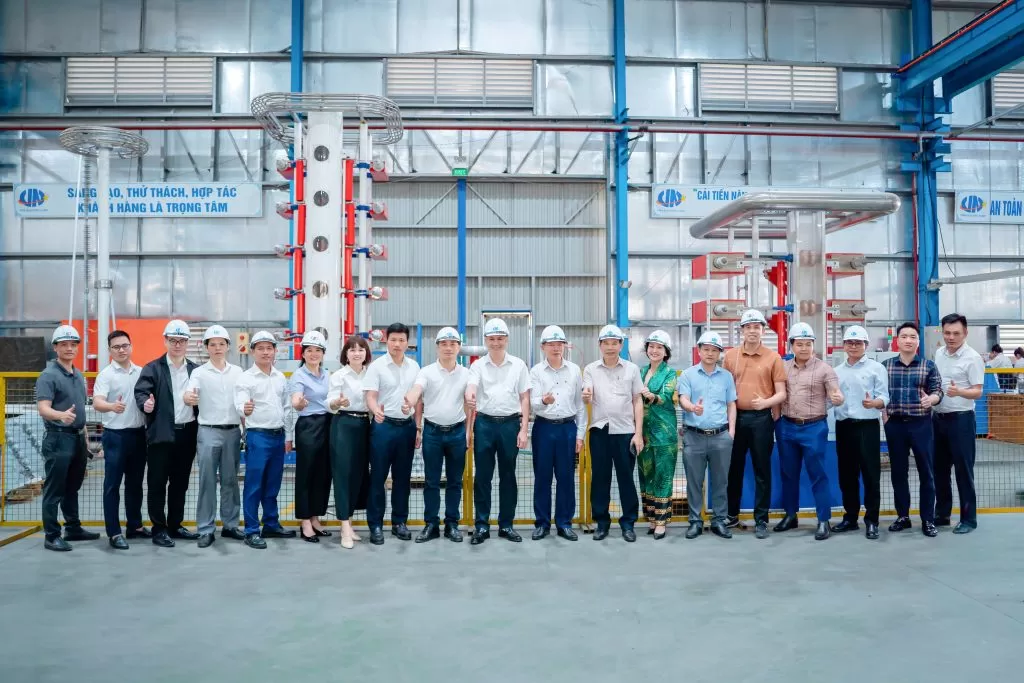 VINA ELECTRIC đón tiếp đại lý đến tham quan và làm việc tại nhà máy