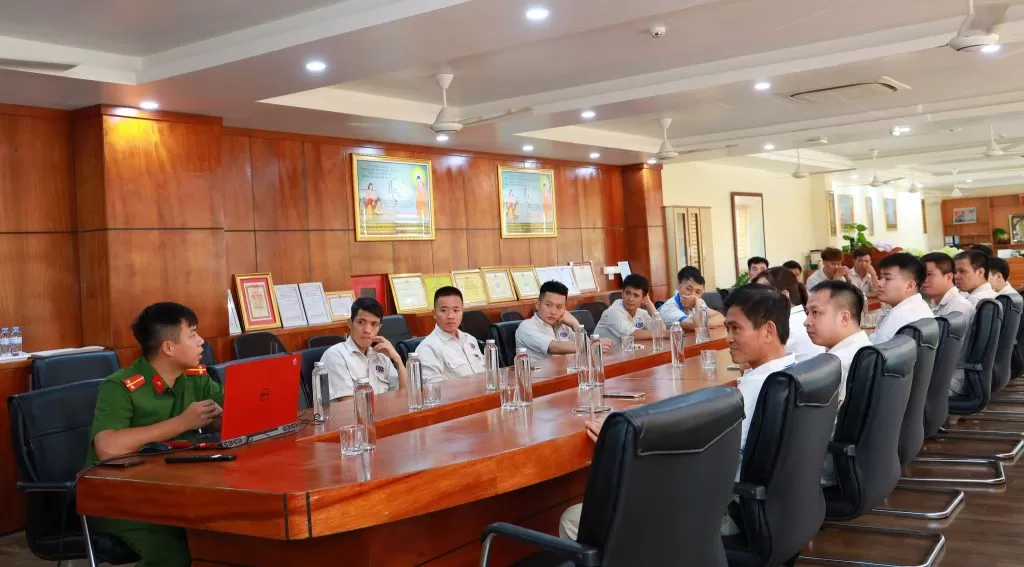 Tổ chức tập huấn nghiệp vụ phòng cháy chữa cháy cho Cán bộ, Công nhân viên Công ty Cổ phần Vina Electric